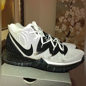 Nike Kyrie Irving 5 Cookies & Cream Men’s Basketball Shoes